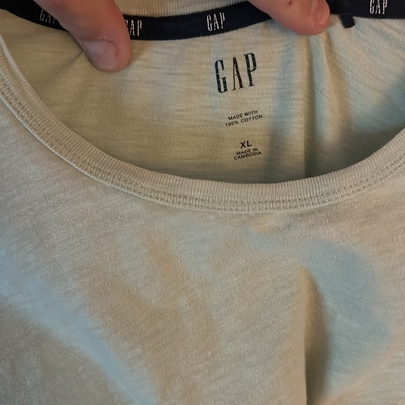Mens GAP tshirt lightish green color - Picture 4 of 5